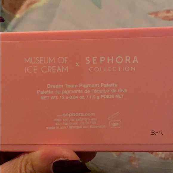 12 eyeshadow palette - Picture 5 of 8